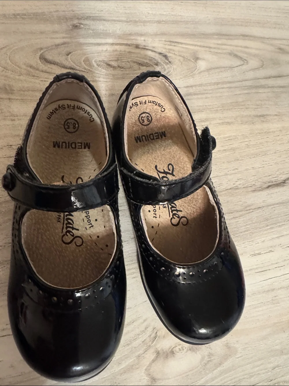 FootMates Black Patent Mary Jane Dress Shoes for Girls